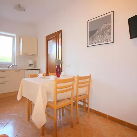 In 10 Apartman *