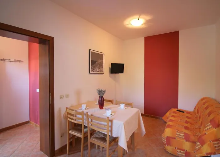 Apartament In 10